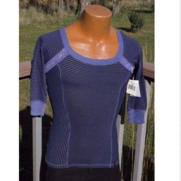 New Guess Black Blue Striped Top Shirt 80's Punk Size M Lightweight Sweater - Picture 1 of 6